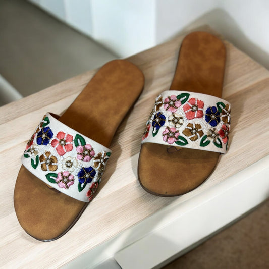Girls /womens/ladies trendy Multi colour flats ||casual wear|| trendy||MKB15/01