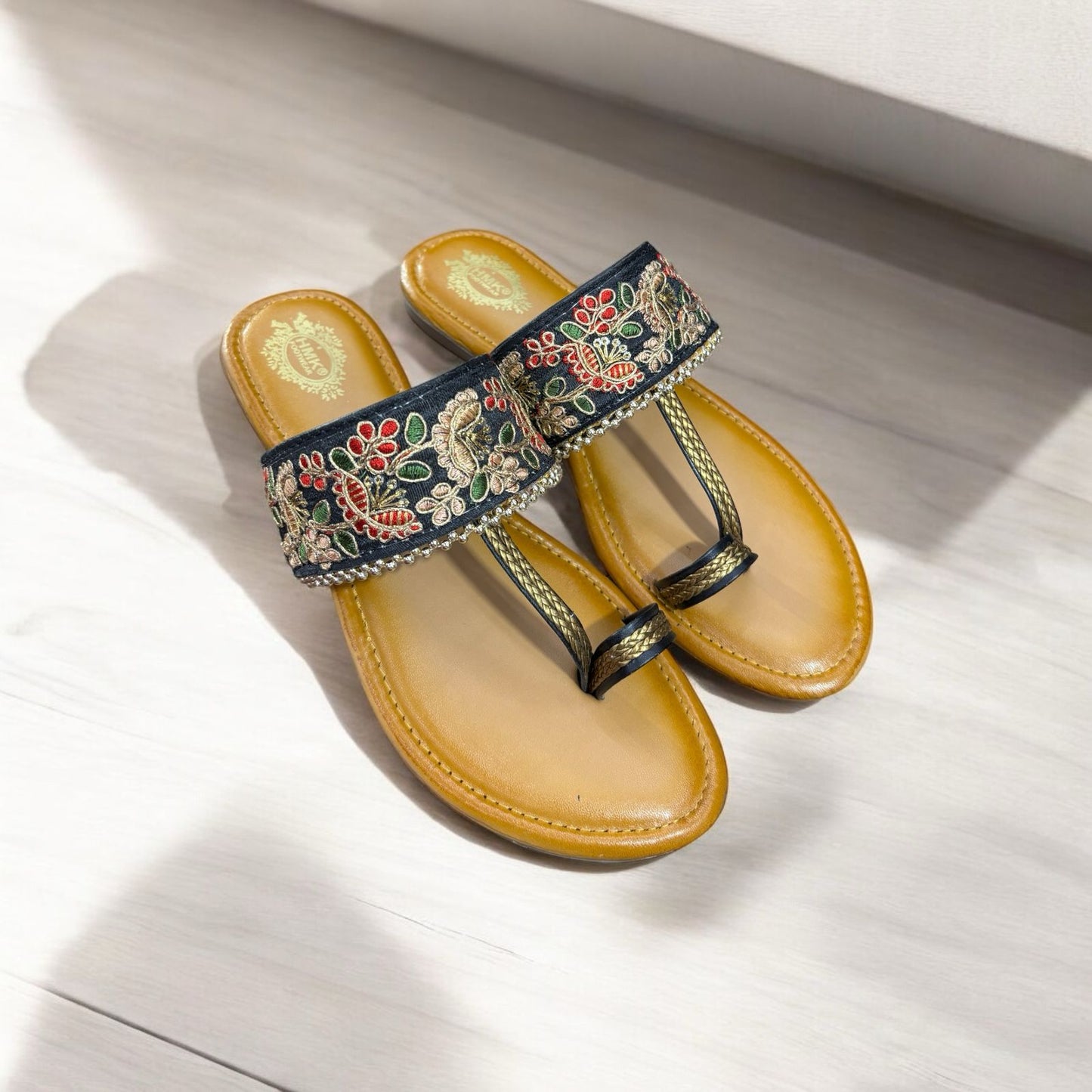 Women /Girls trendy flat kolapuri black